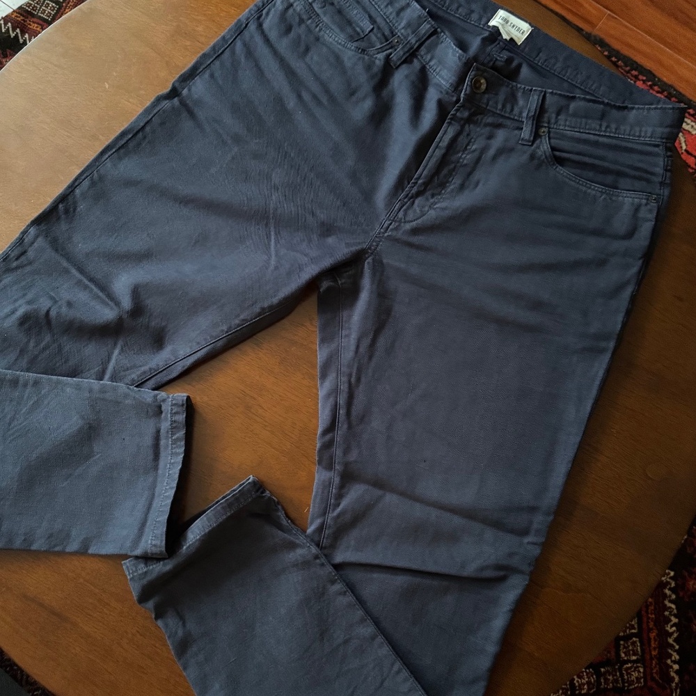 Todd Snyder Cotton Linen Slim 5-Pocket Chino Pants in dark blue/navy 33